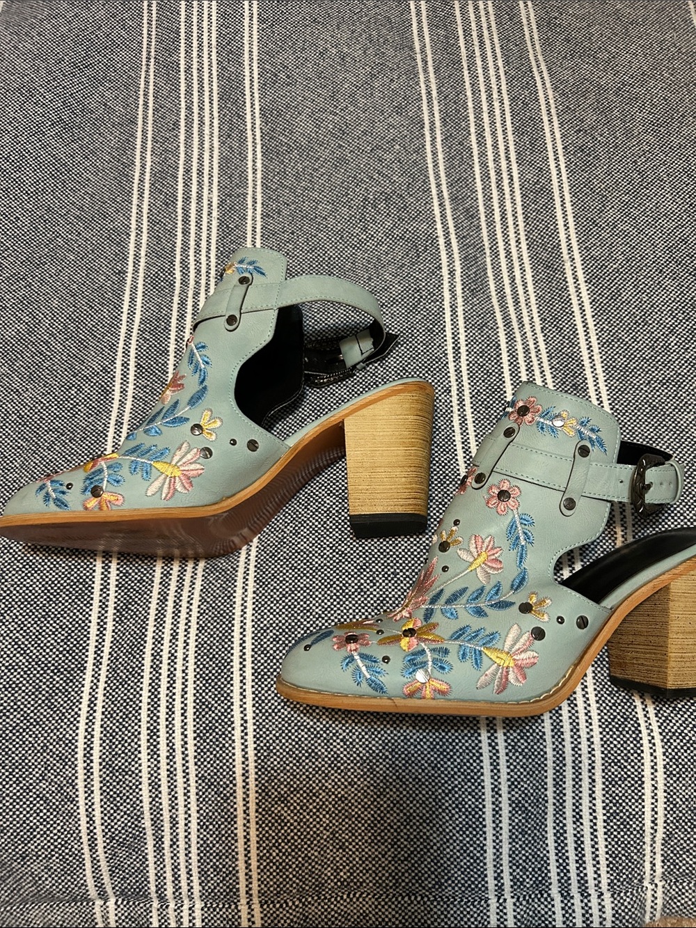Women Chunky Heel Embroidery Buckle Boots Blue w/Flower Size 10 - Picture 2 of 7